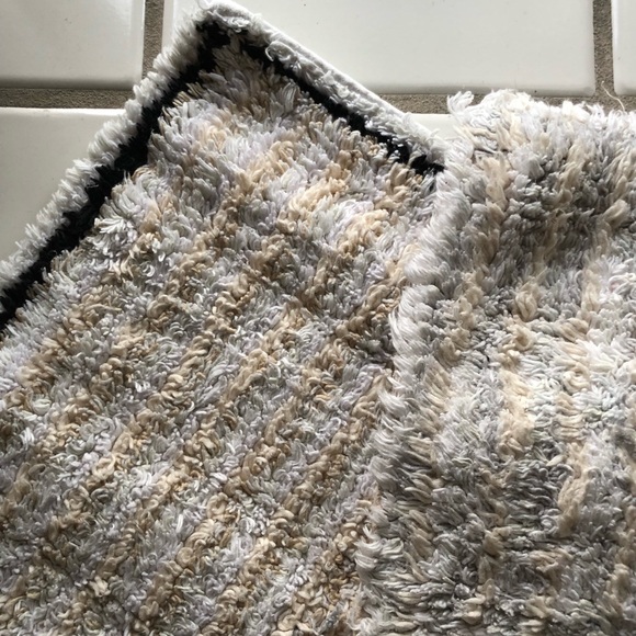 Cream Striped Bath Mats set of 2 - Picture 3 of 5